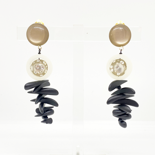 aros de resina negros y grises
