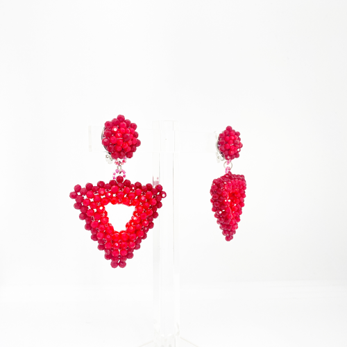 Aros de cristal rojo triangulares