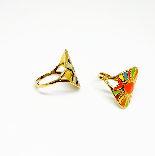 Anillo de acero con esmalte