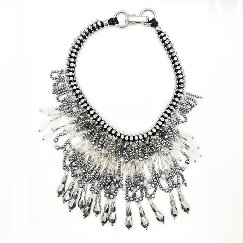 Collar corto lluvia de cristales