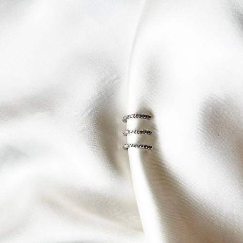 Ear cuff triple zirconia