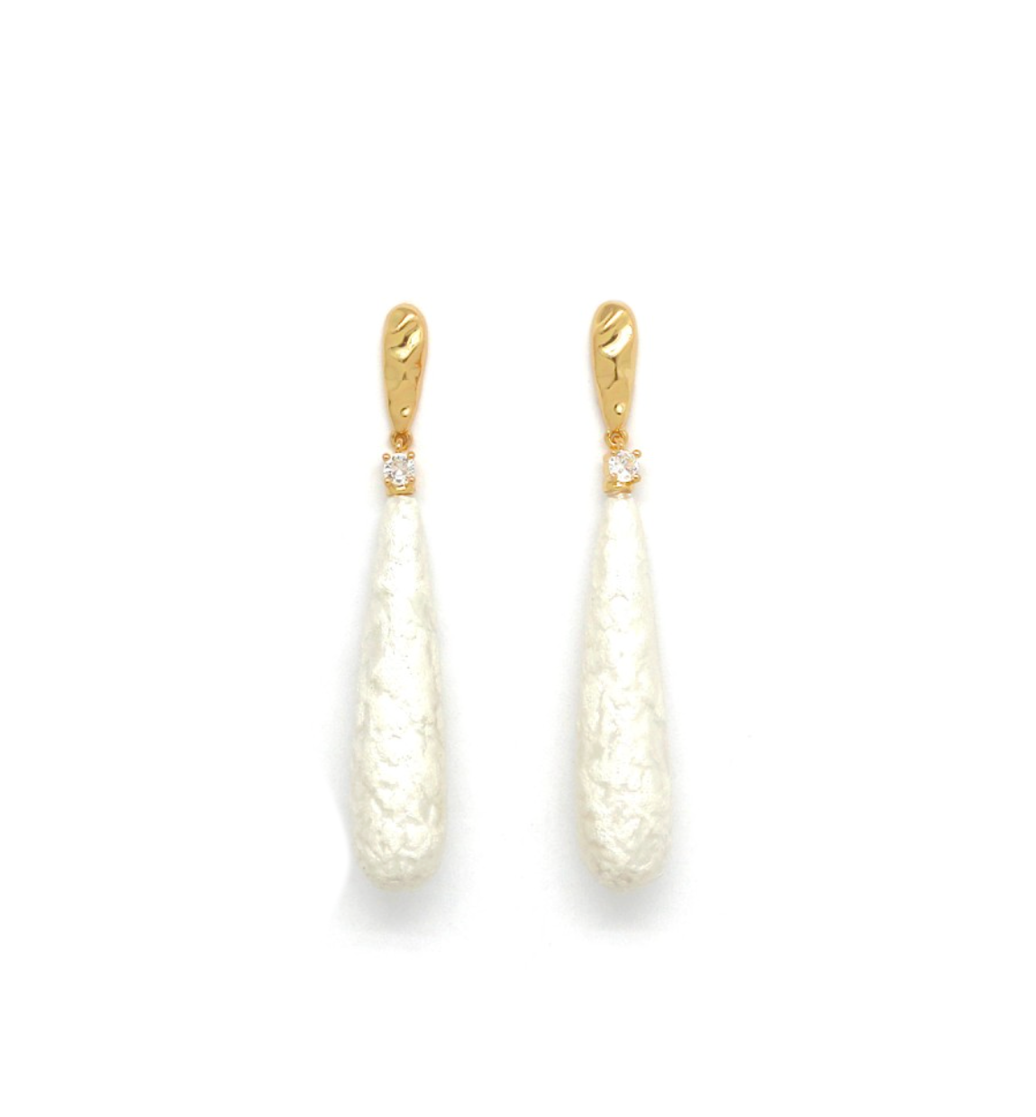 Aros gota perla texturada con zirconia