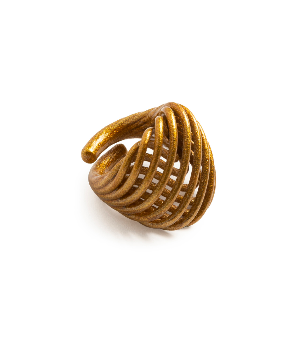 Anillo entrelazado con volumen