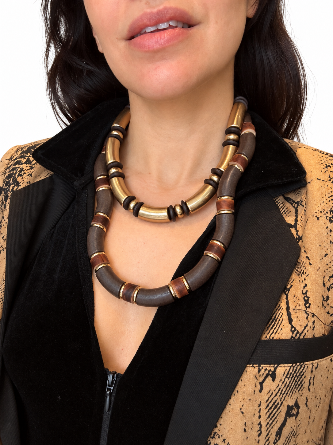 Collar madera y dorado