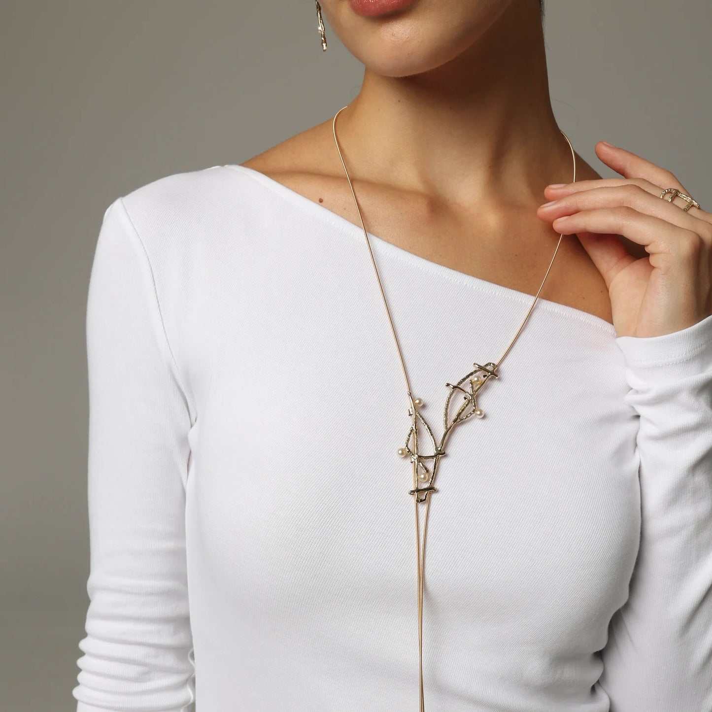 Collar irregular con perla