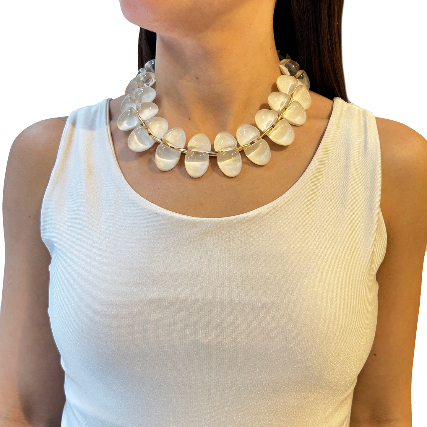 collar corto de resina blanco