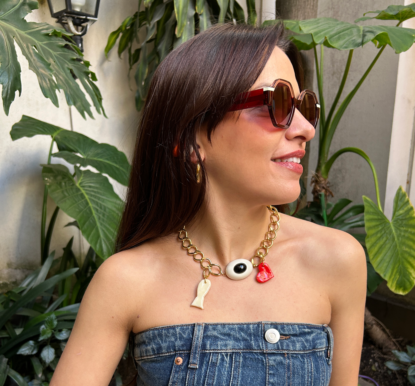 Collar dijes rojo y blanco