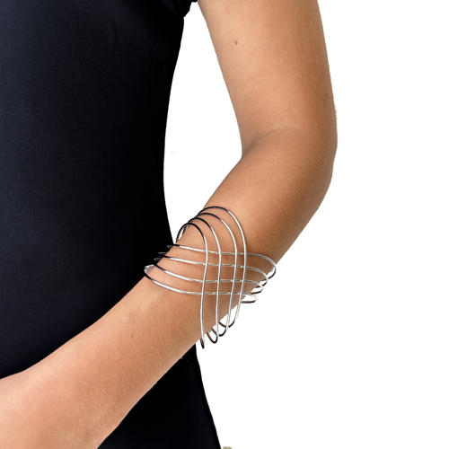 Pulsera entrelazada de metal
