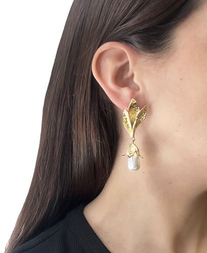 Aros flor con gota de perla