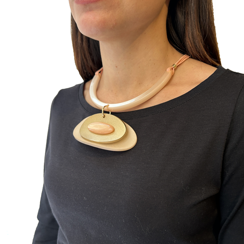 Collar dorado y rose