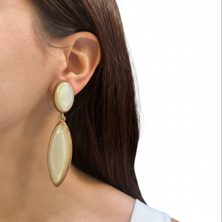aros largos de beige