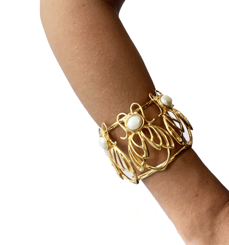 Brazalete con moscas