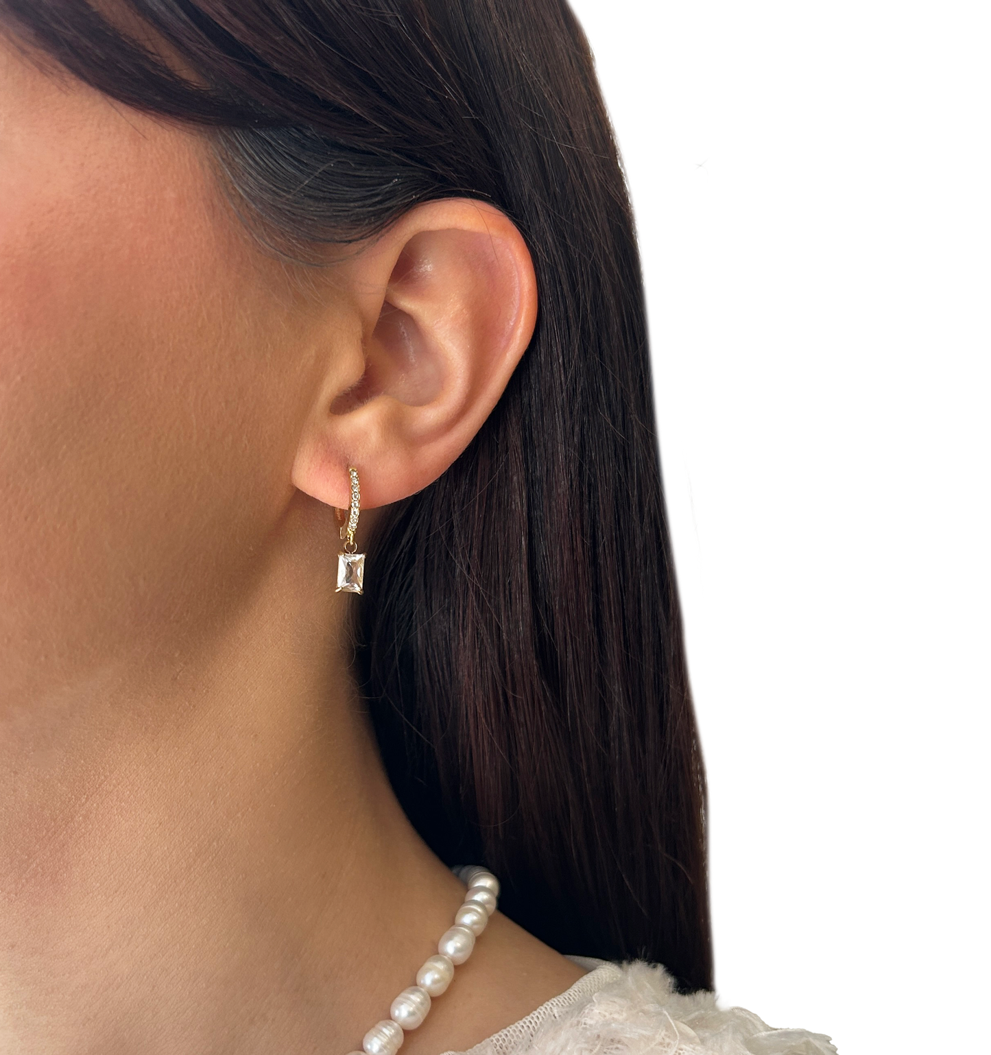 argolla pequeña con dije de zirconia base dorada