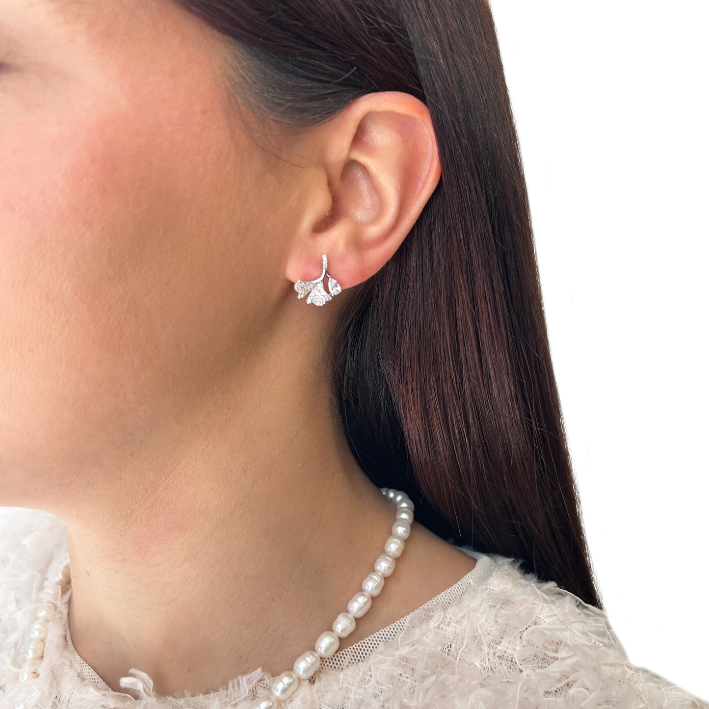 aros pequeños de zirconia hoja ginkgo plateados