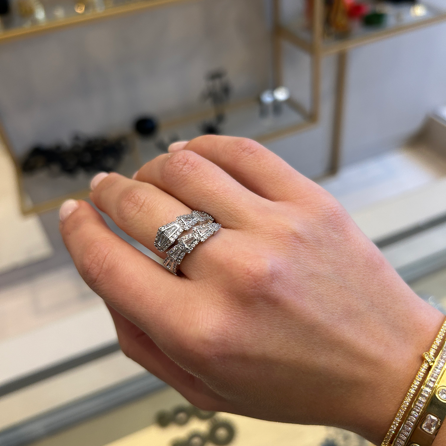 Anillo serpiente de zirconia