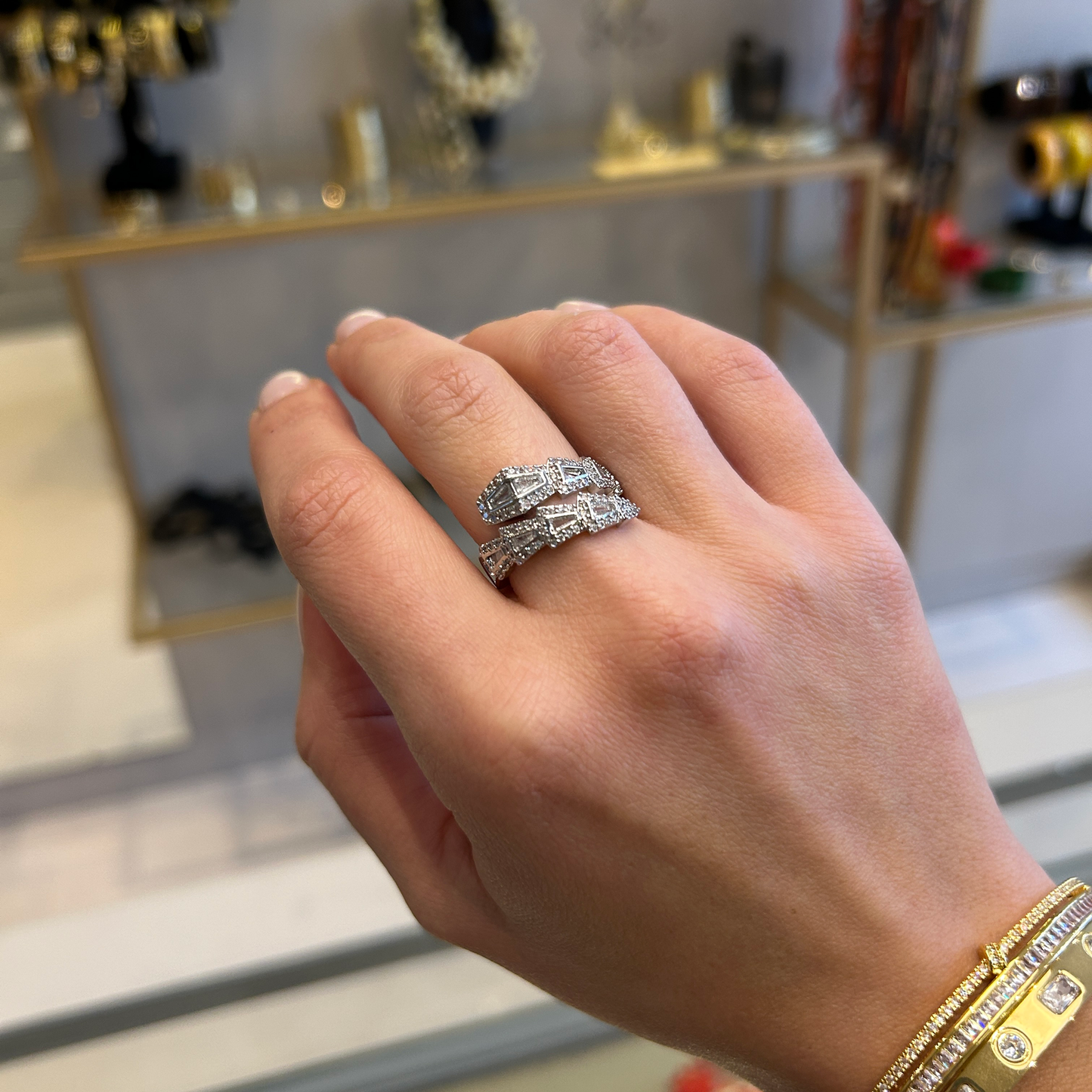 Anillo serpiente de zirconia