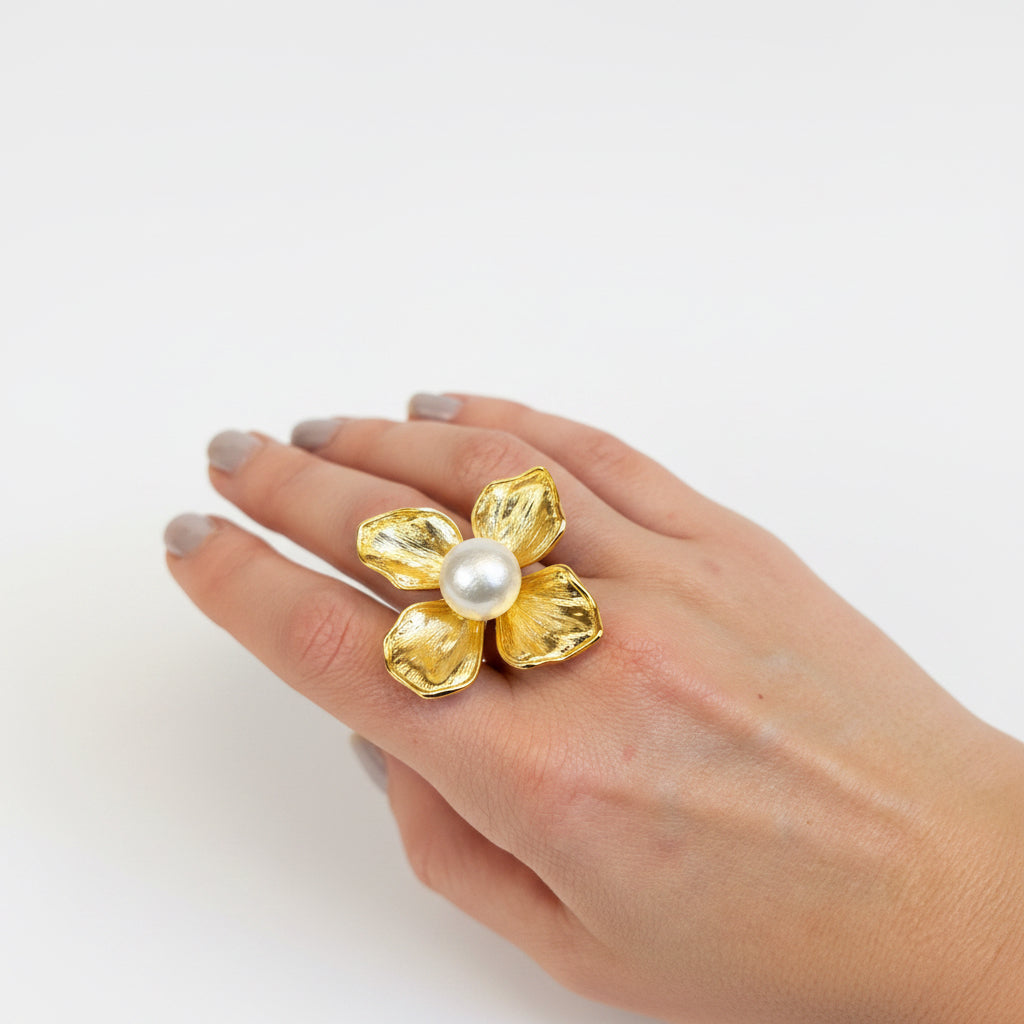 Anillo flor con perla