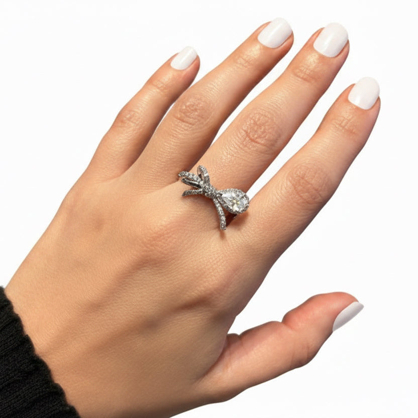Anillo moño pequeño zircon