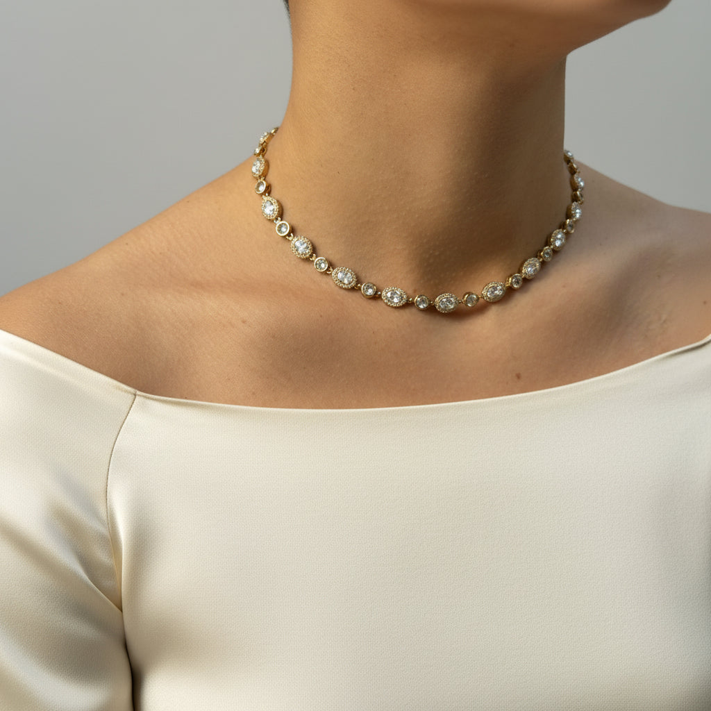 collar dorado de zirconia