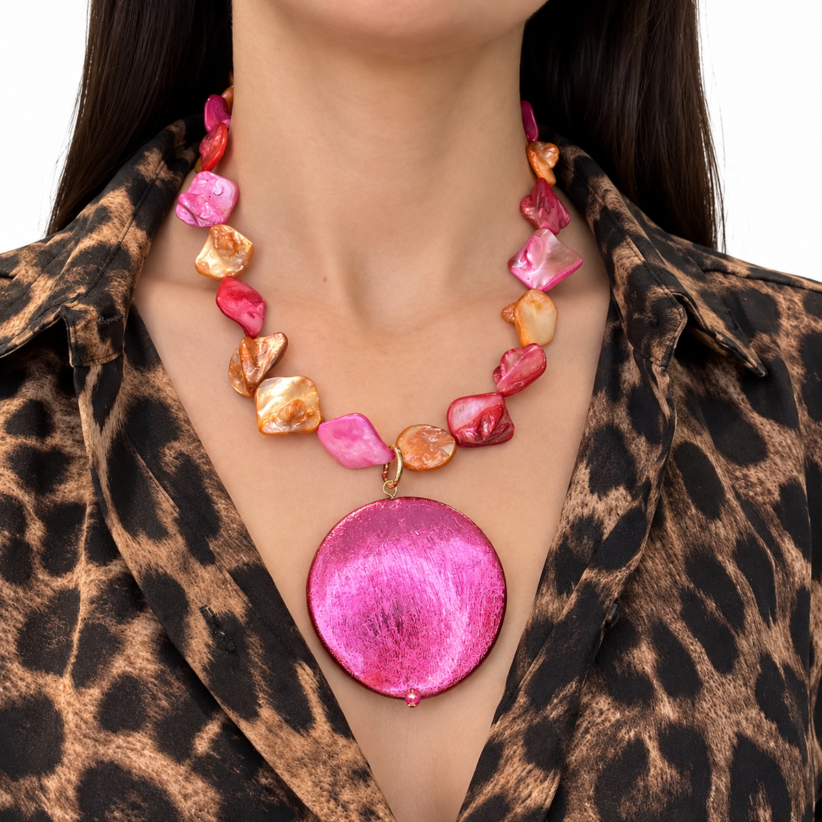Collar naranja y fucsia