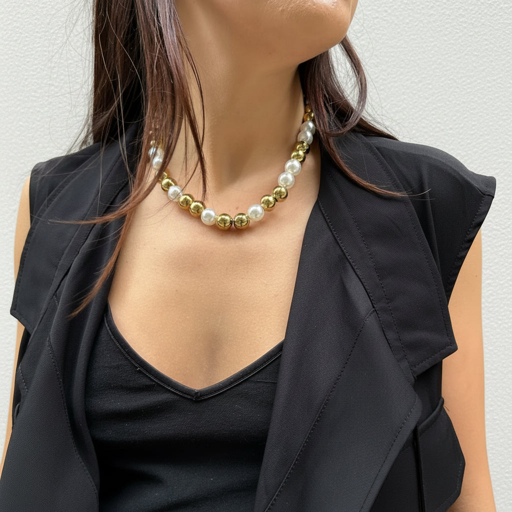 collar corto de perlas y acero
