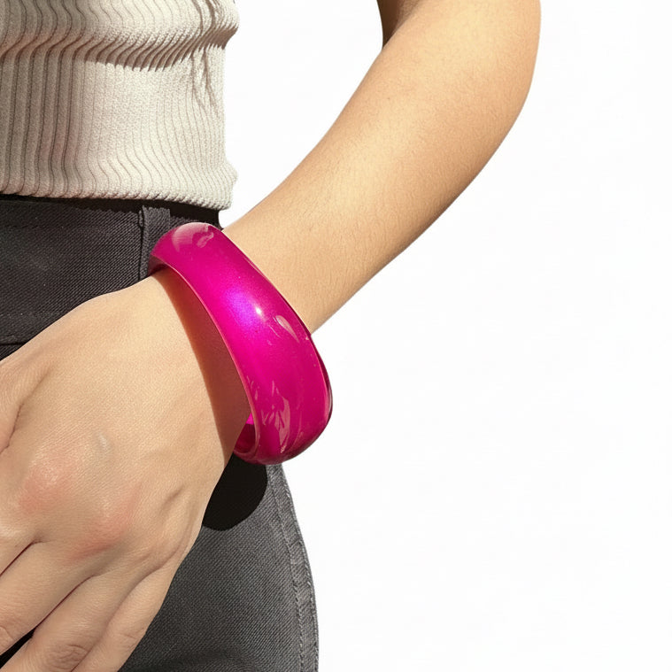 Pulsera fucsia de resina