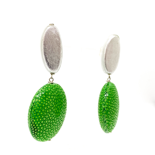 Aros plateados y verdes