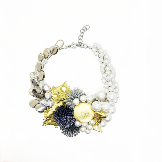 collar corto de perlas  plateado y dorado