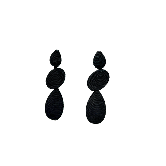 Aros de hilo negro