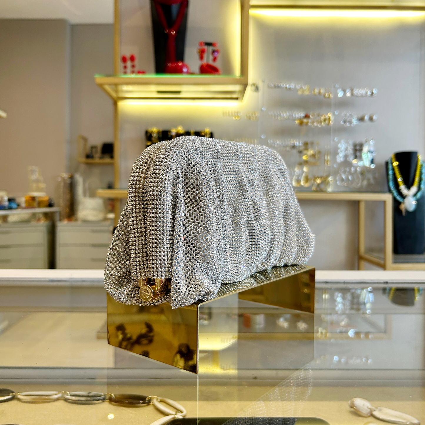 Bolso malla de strass plateada