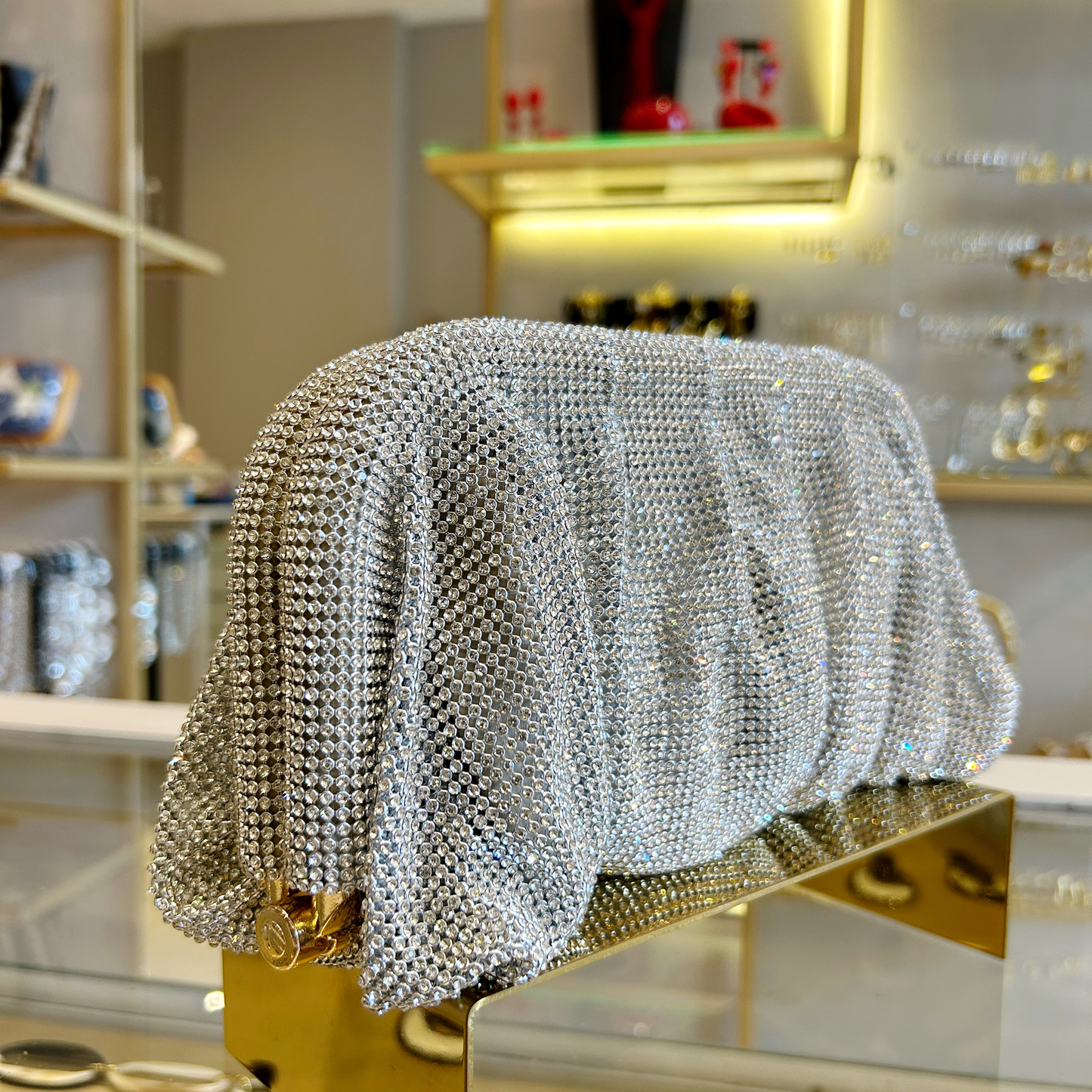 Bolso malla de strass plateada