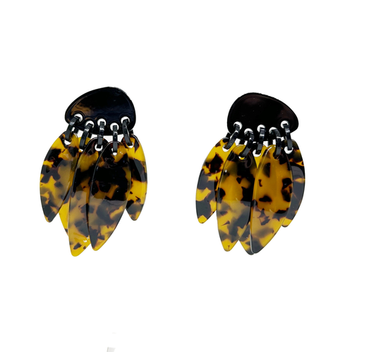 aros cortos de resina y carey