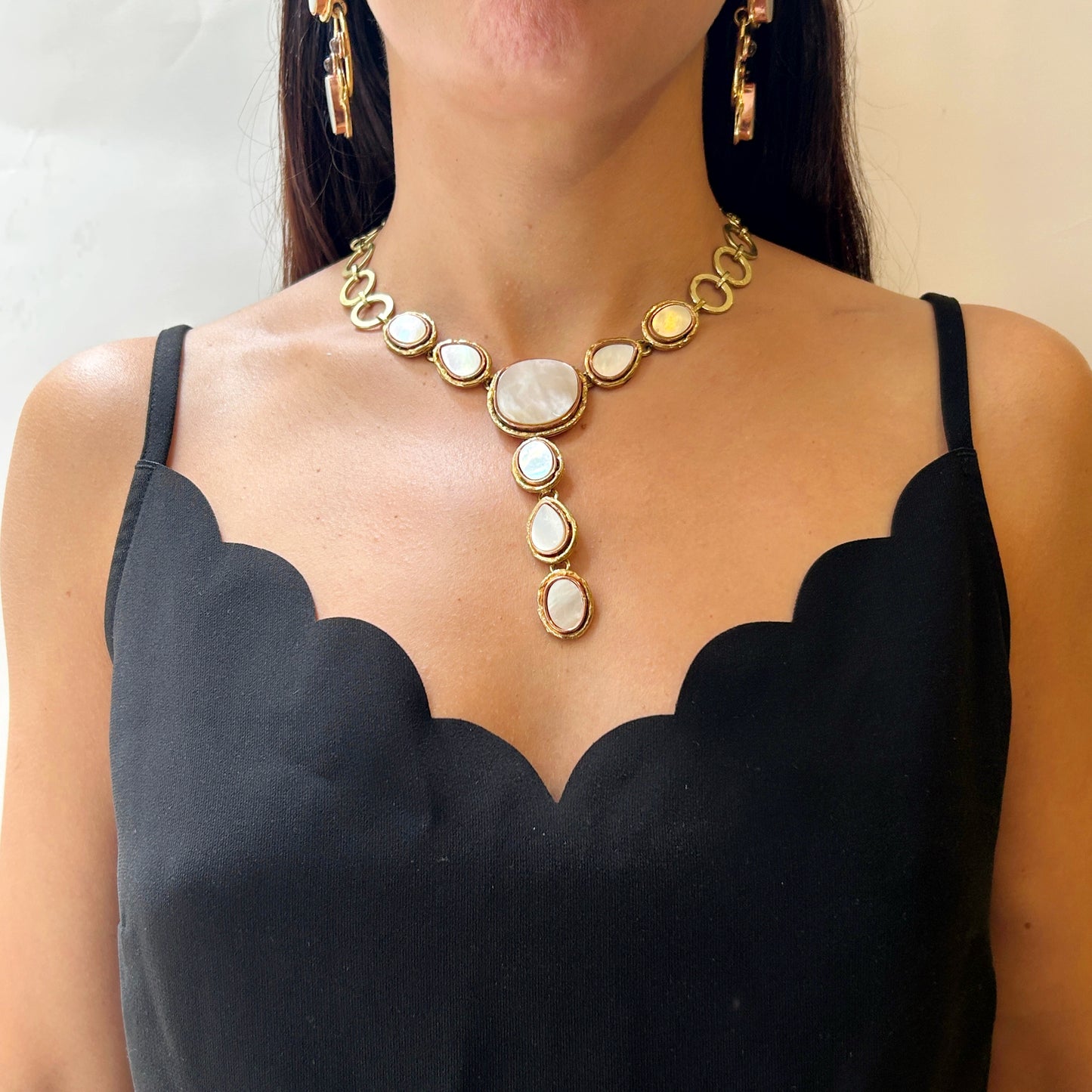 Collar corbatero piedras naturales