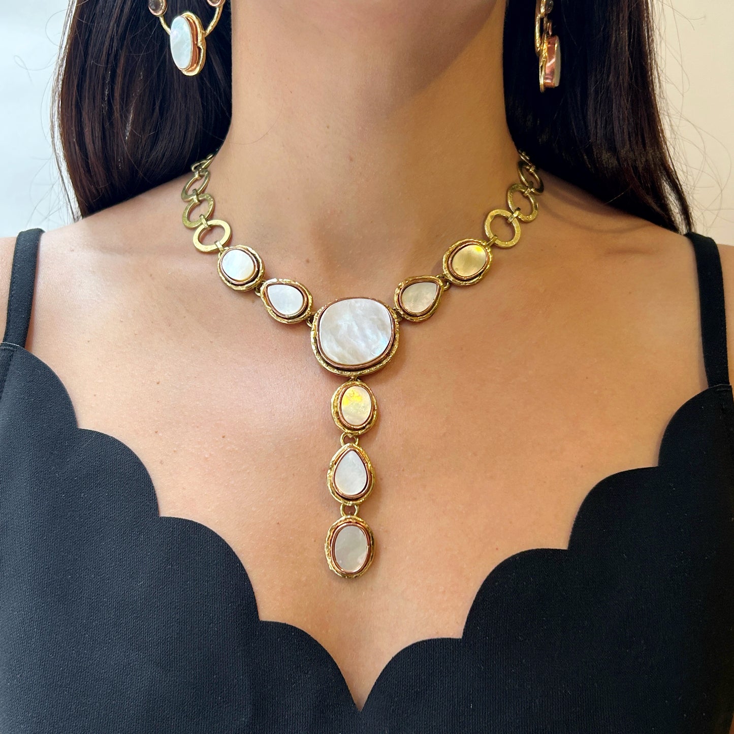 Collar corbatero piedras naturales