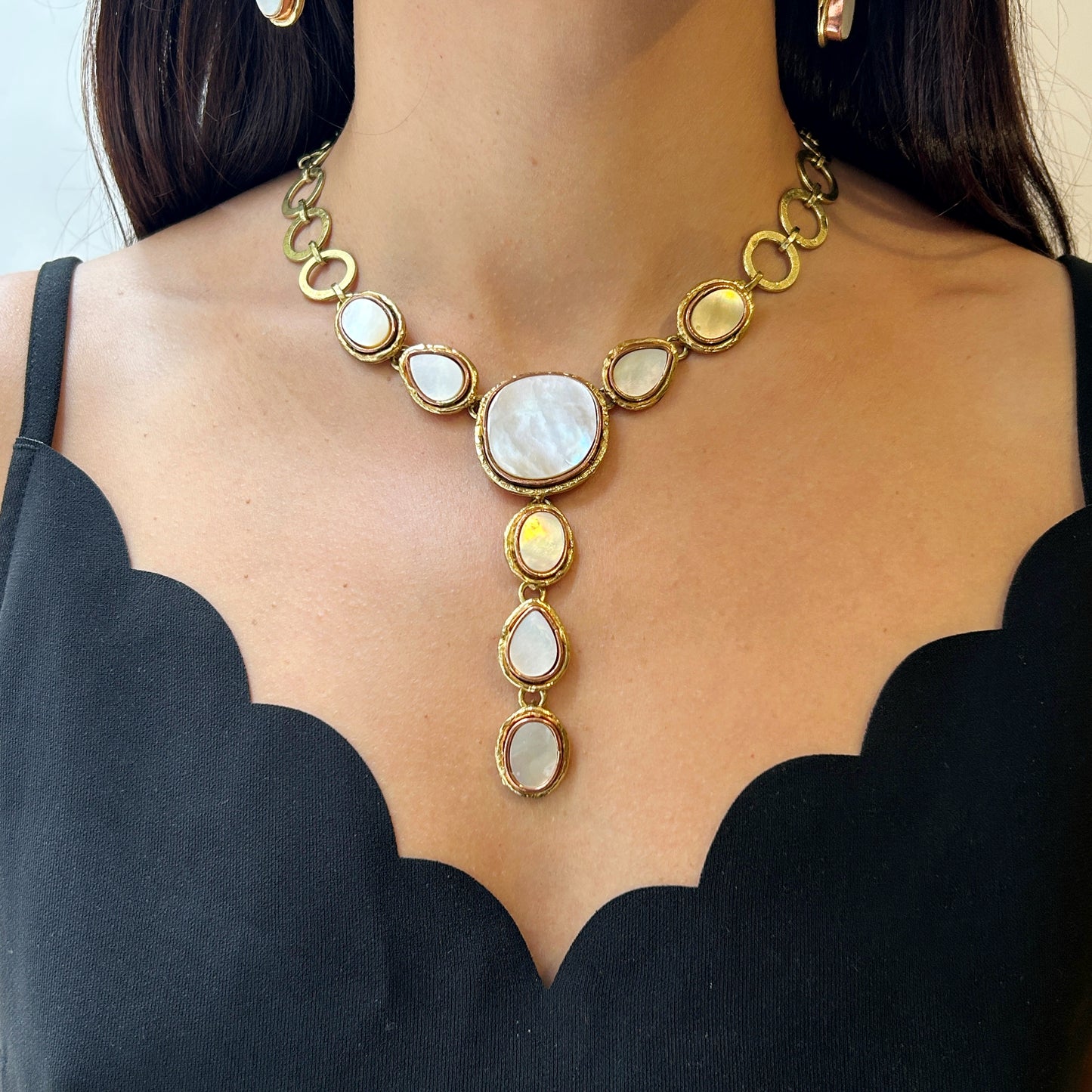 Collar corbatero piedras naturales