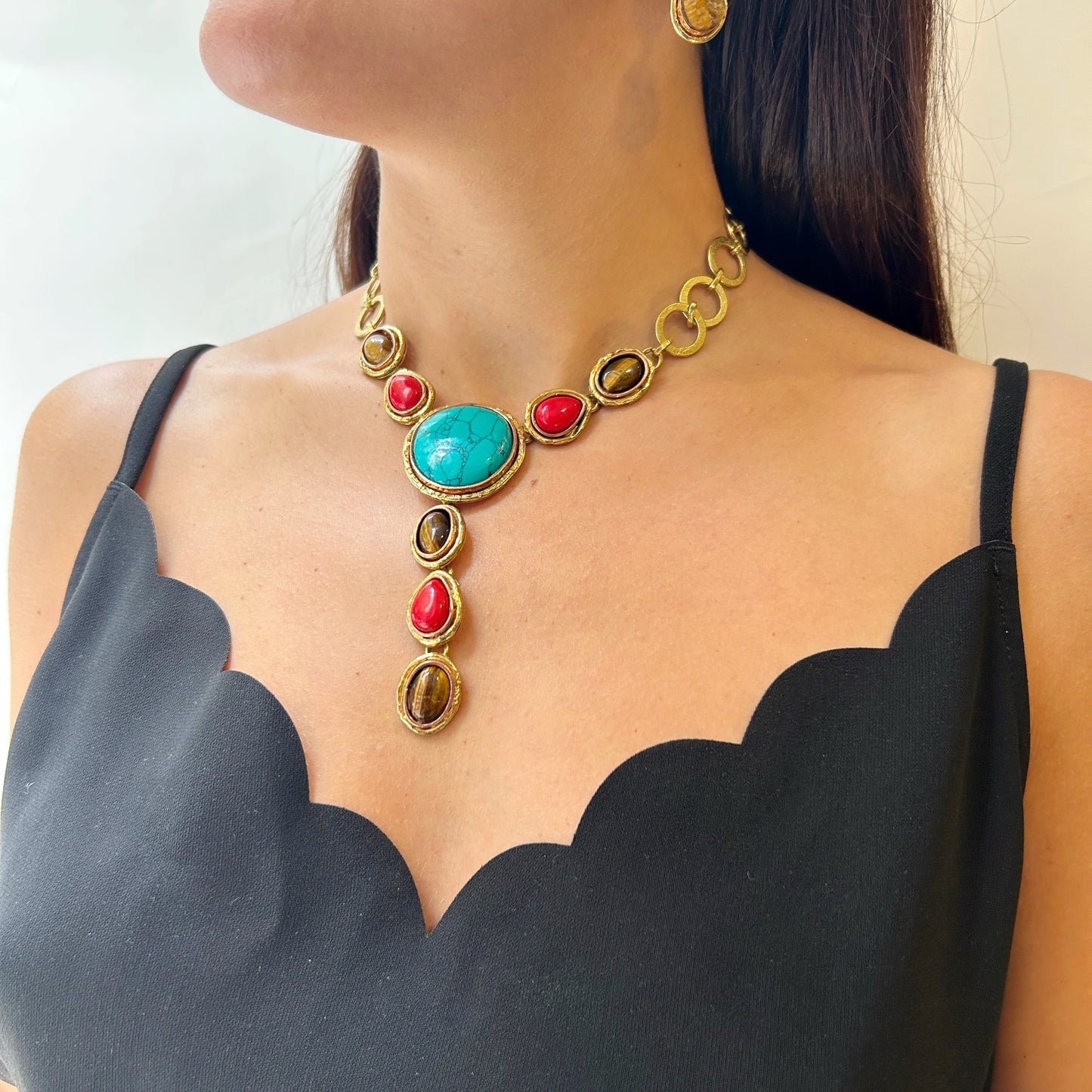 Collar corbatero piedras naturales