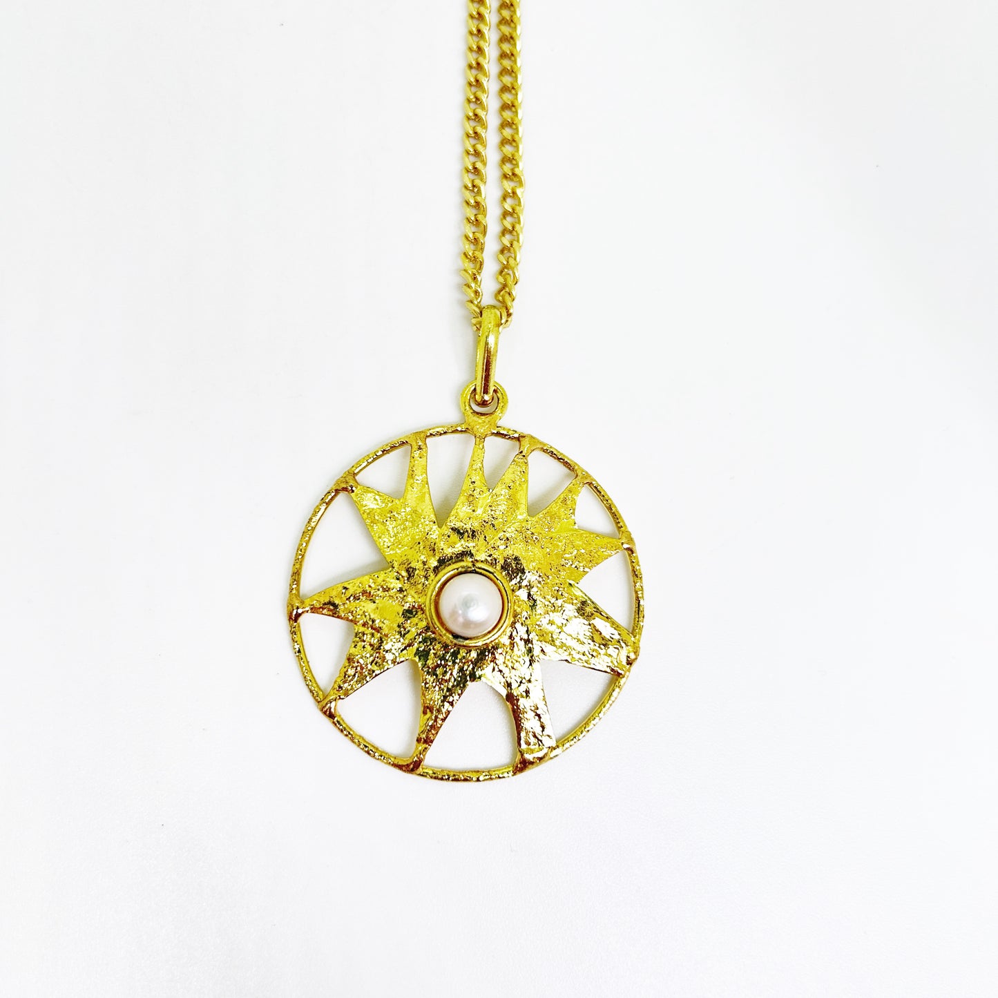 collar dije sol con perla