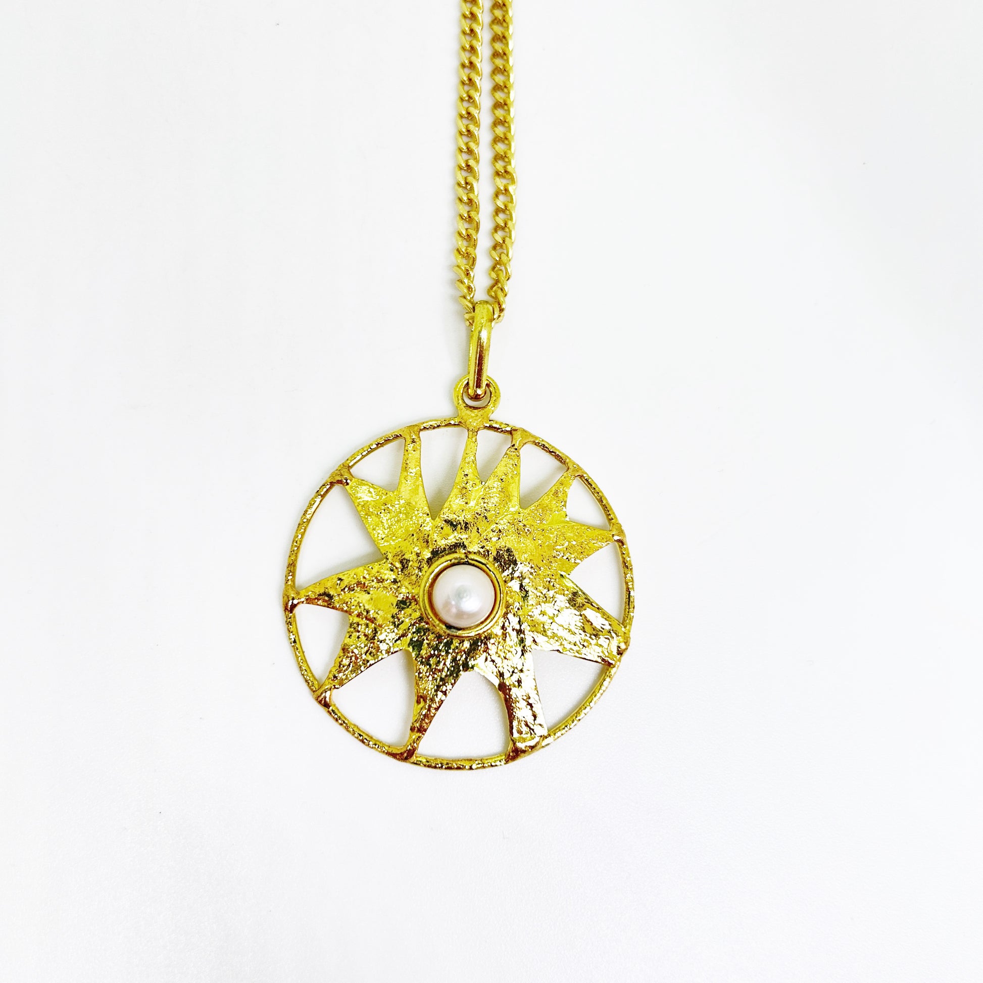 collar dije sol con perla