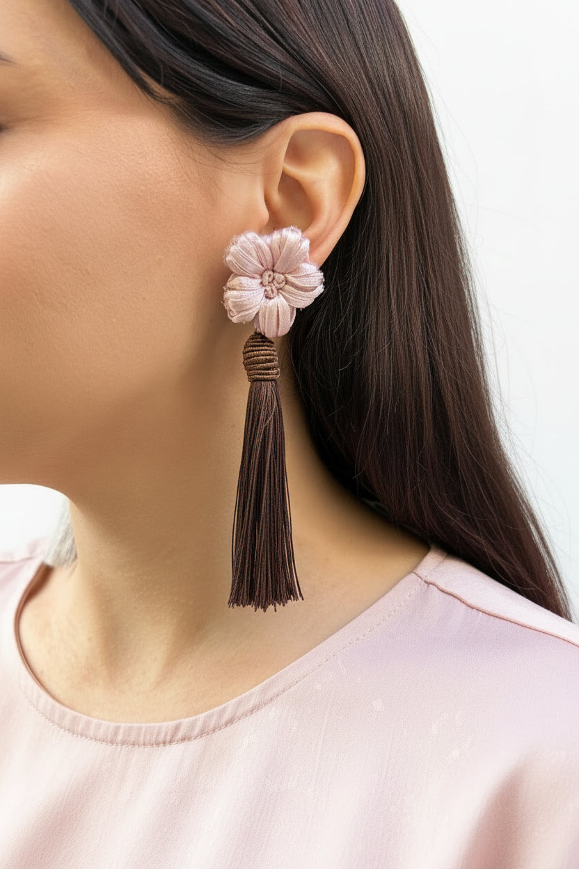 Aros flor rosa con fleco marron