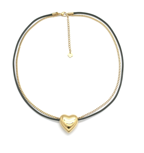 collar negro y dorado