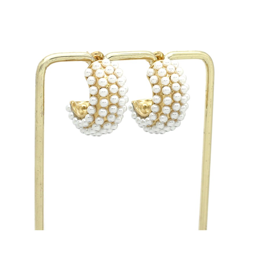 Argollas perlas con volumen
