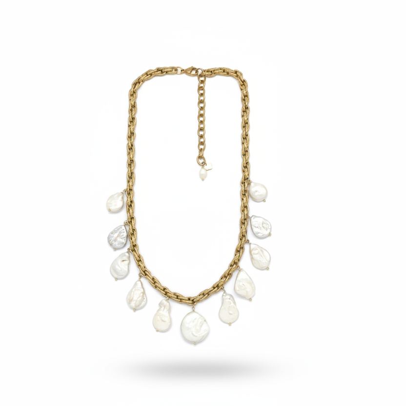 collar de acero y perlas