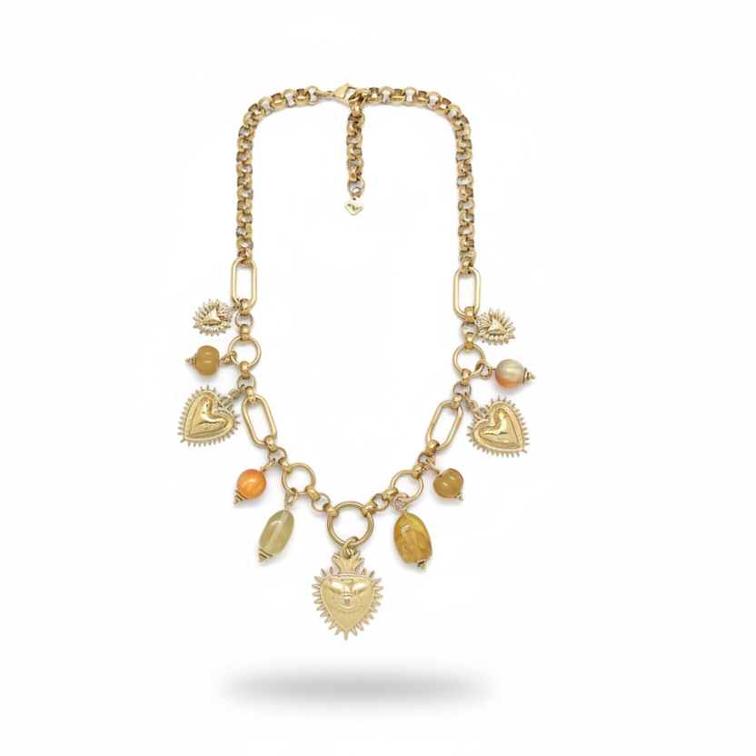 collar de acero con dijes de corazón 