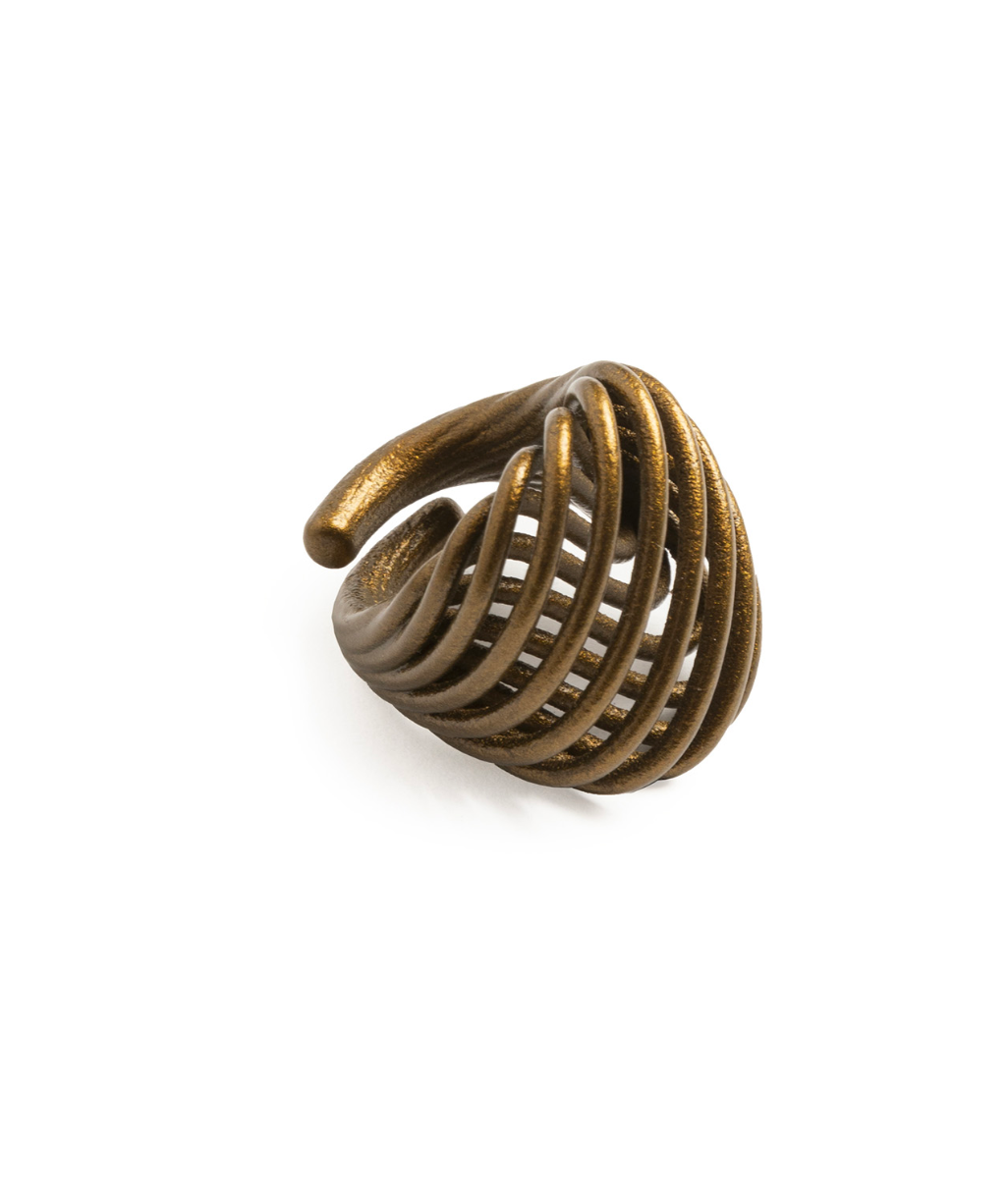 Anillo entrelazado con volumen