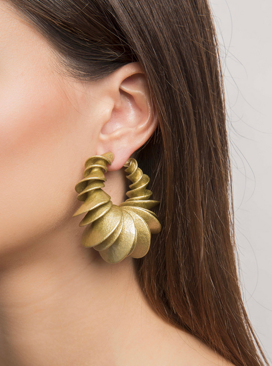 Argollas con volumen grandes
