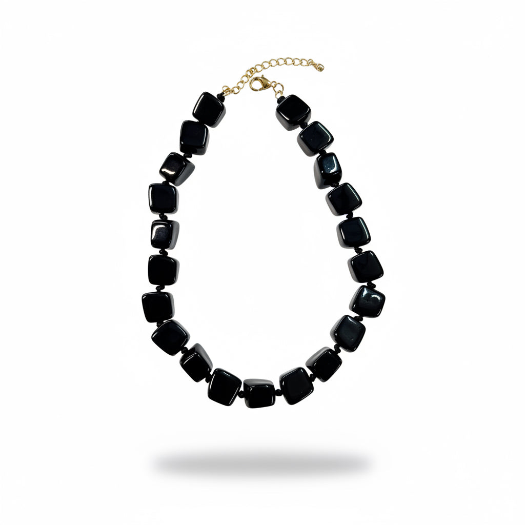 Collar cubitos resina negra