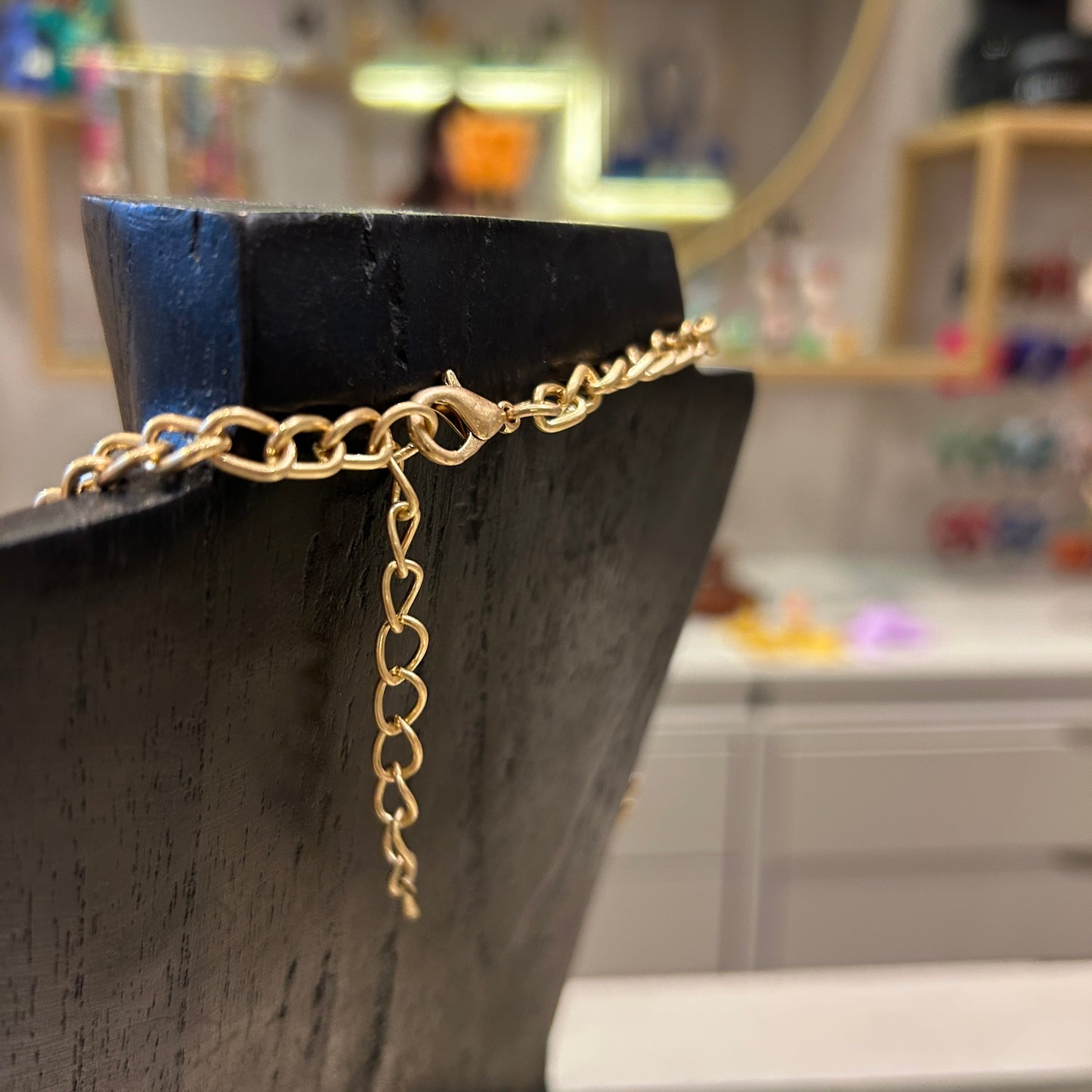 Collar hojas de metal