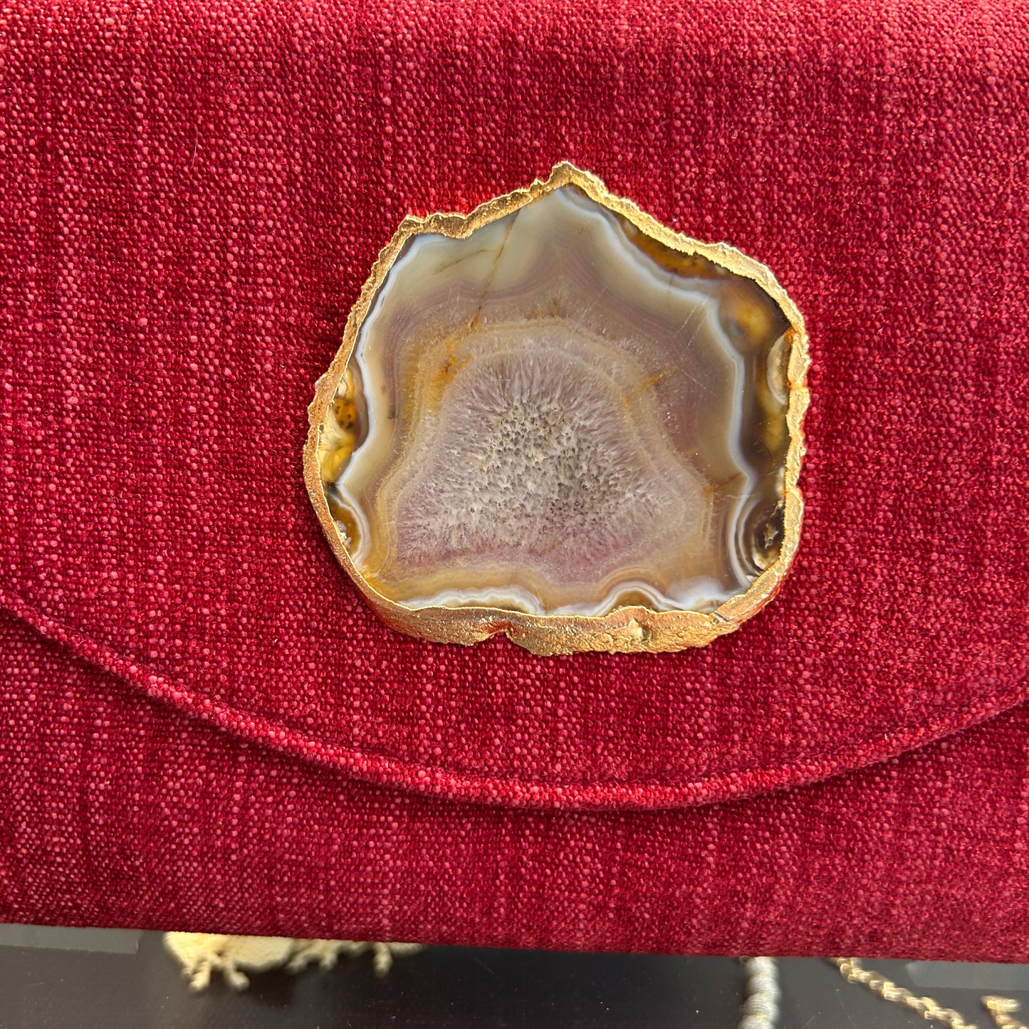 Sobre aterciopelado rojo