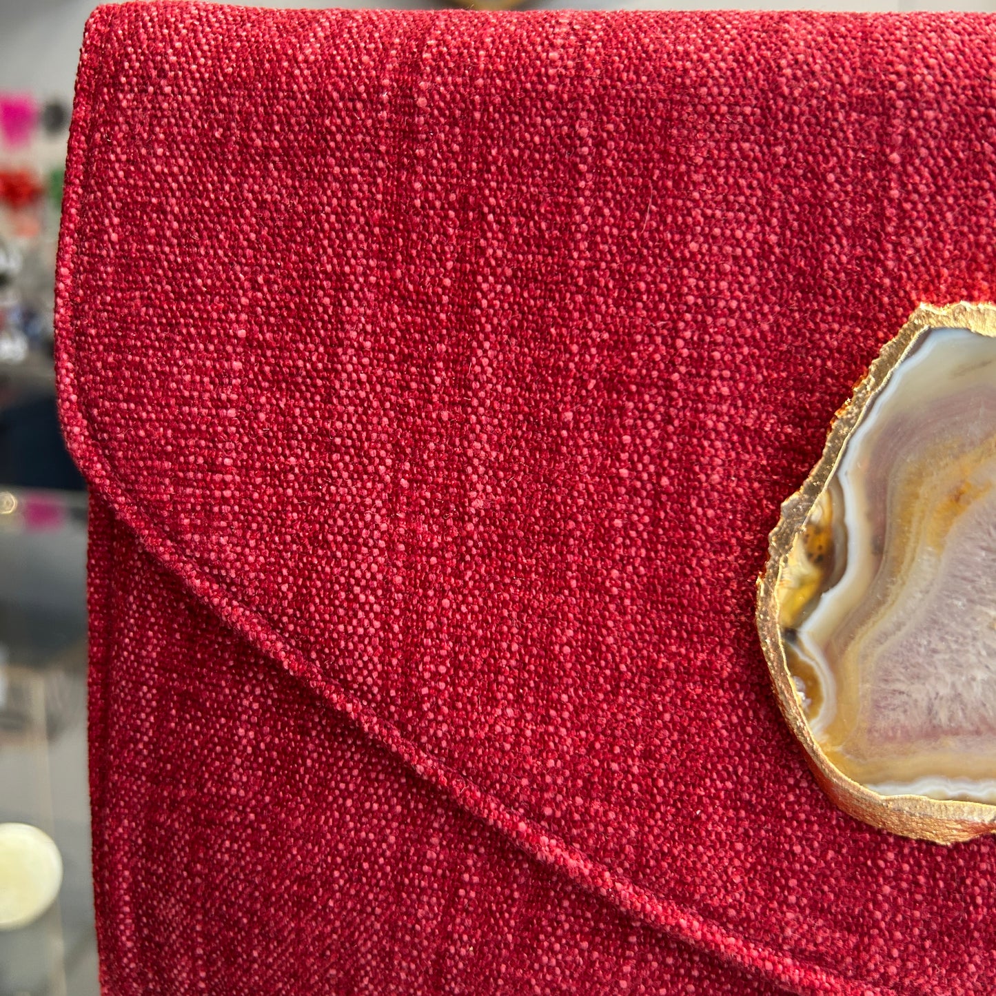 Sobre aterciopelado rojo