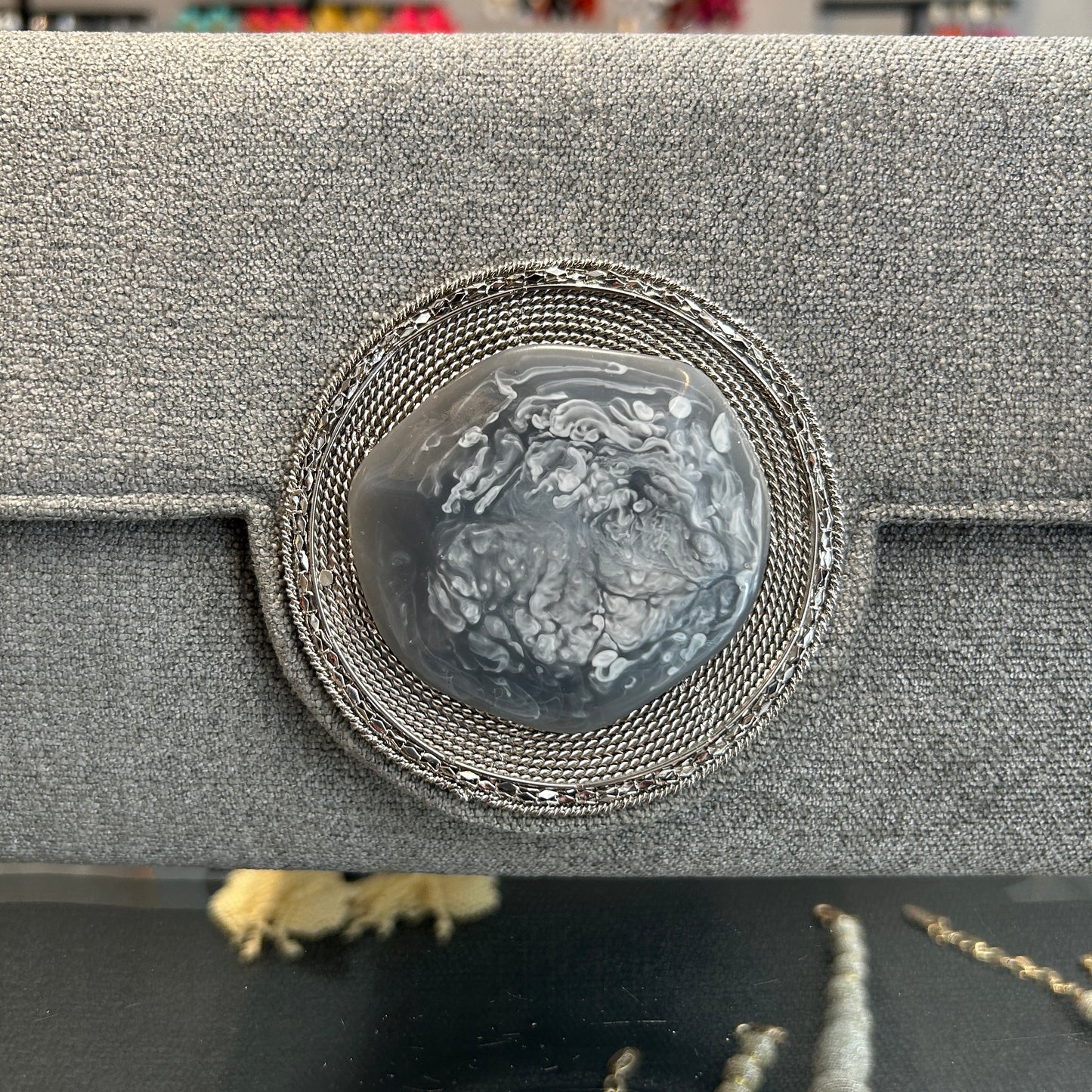 Sobre gris aterciopelado